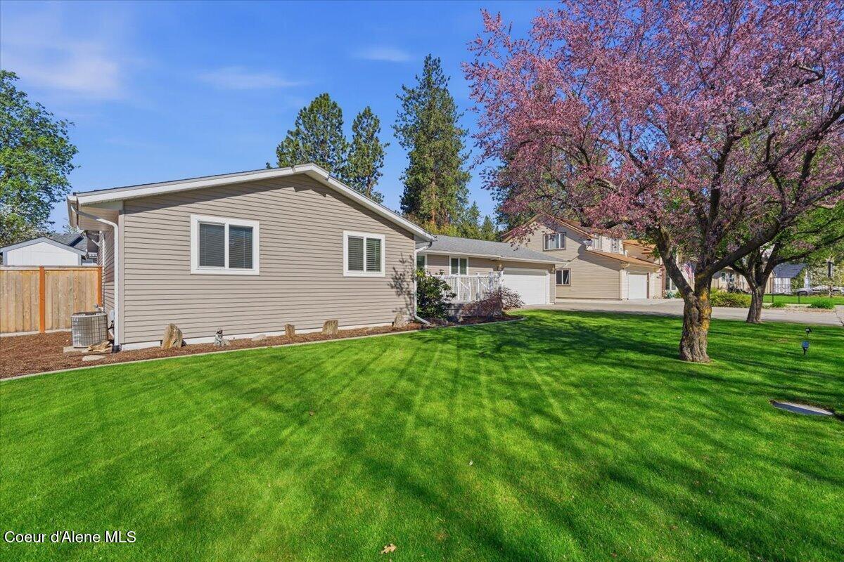 Image 3: 03-416 S Timber Ln_RedHogMedia