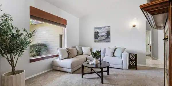 Image 3: Livingroom