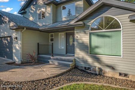 3089 E LAKE FOREST DR