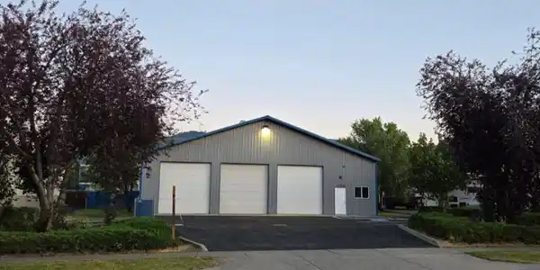 706 E 3rd AVE