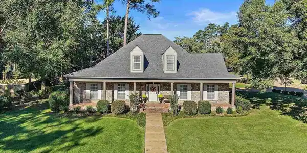 400 Fox Bay Drive