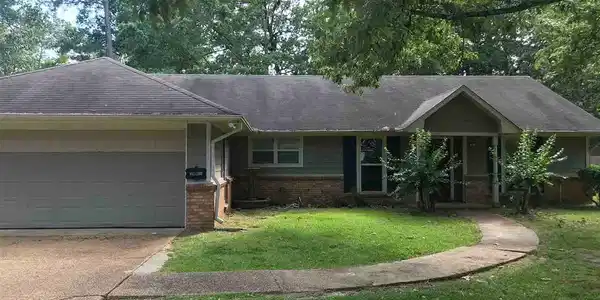 107 CAMELIA DR