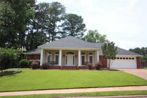 207 CRESCENT CT