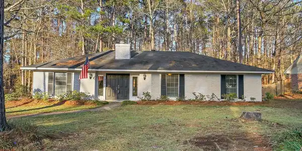211 Redbud Trail