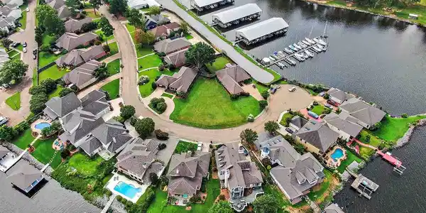 WINDROSE DR