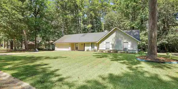 531 CAMELIA TRL