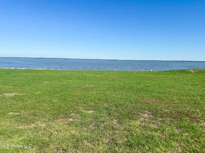 N Natchez Drive