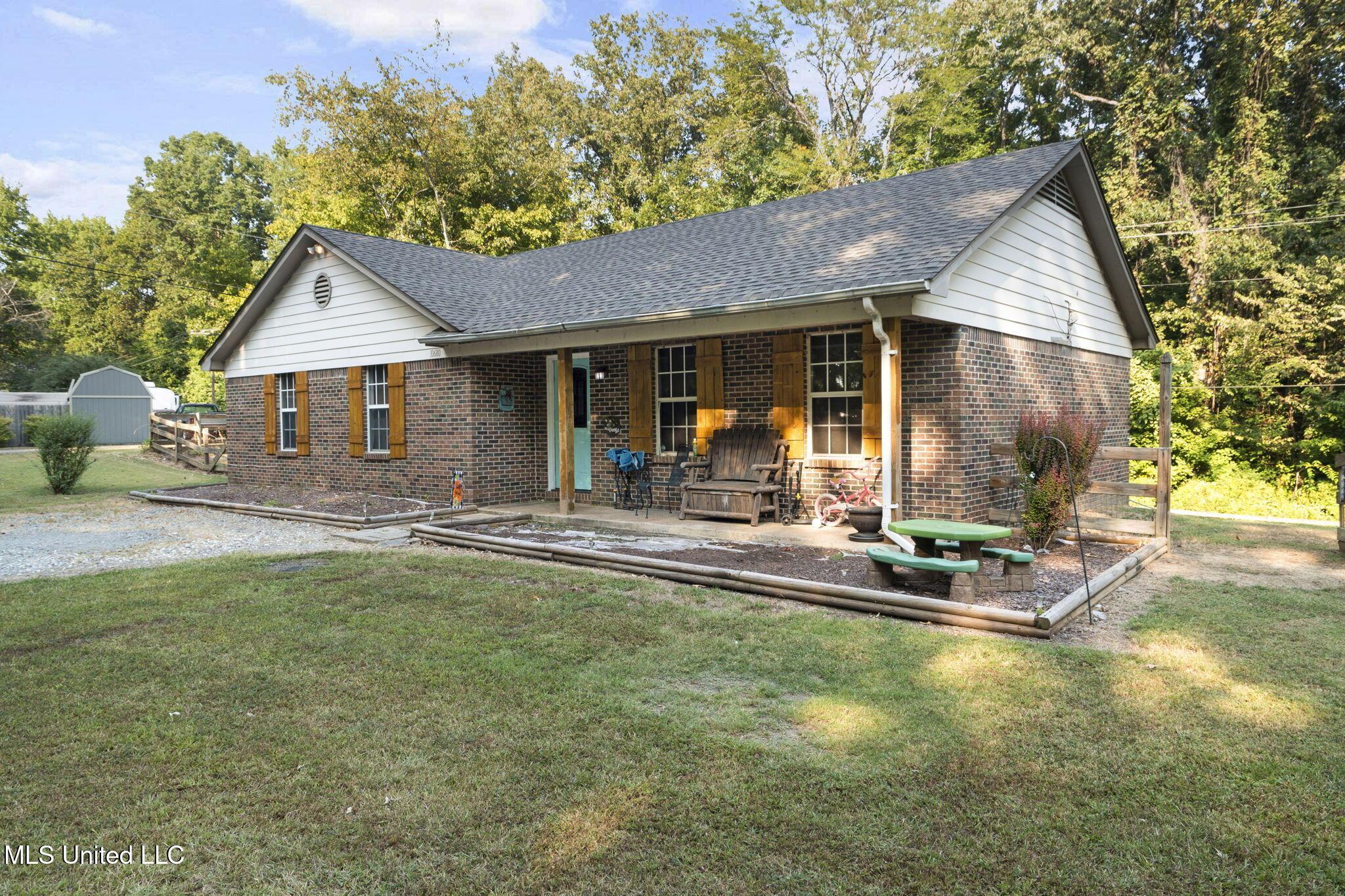 Image 3: 3-web-or-mls-10680 High Road Cove-03