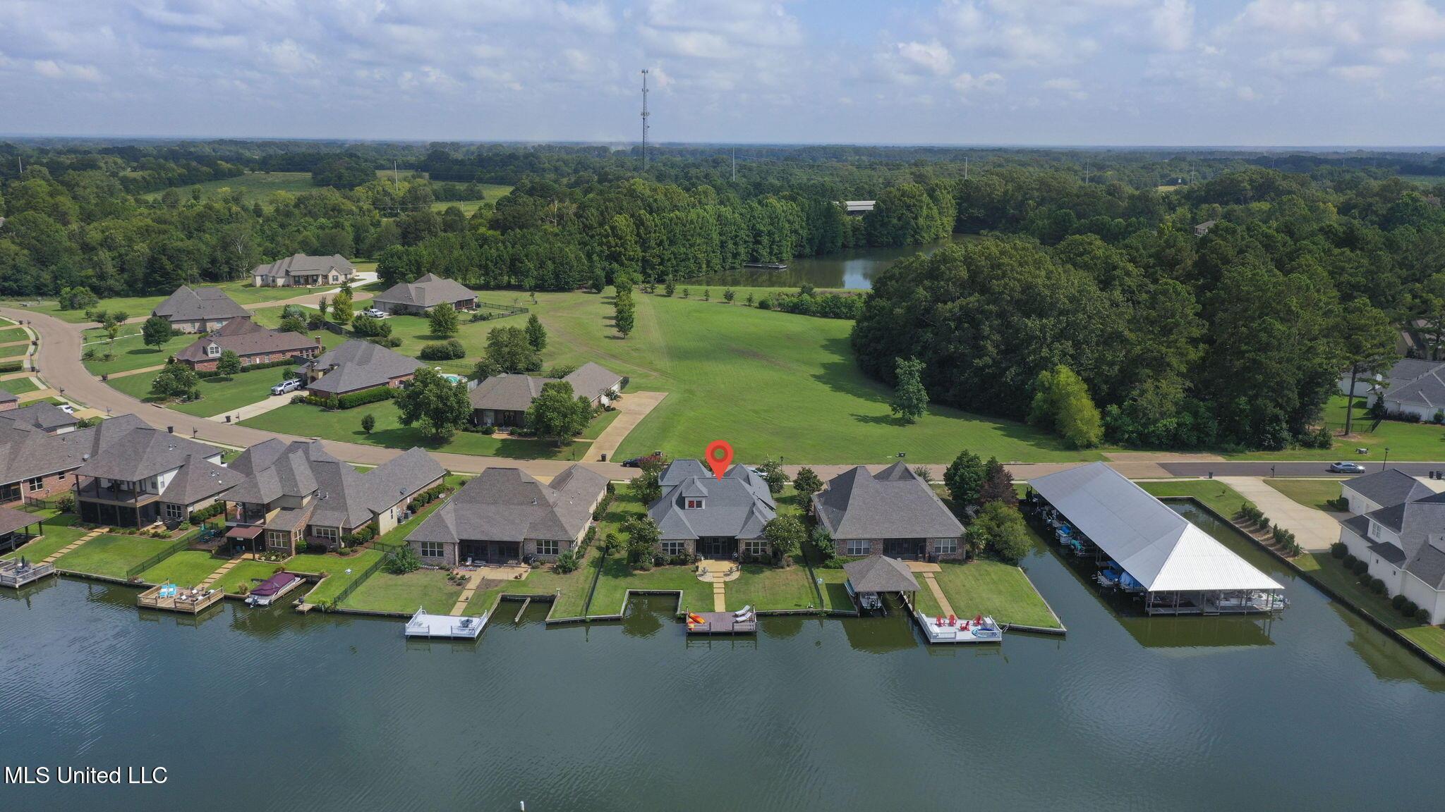 Image 3: 83-web-or-mls-155 Harbor View-76a