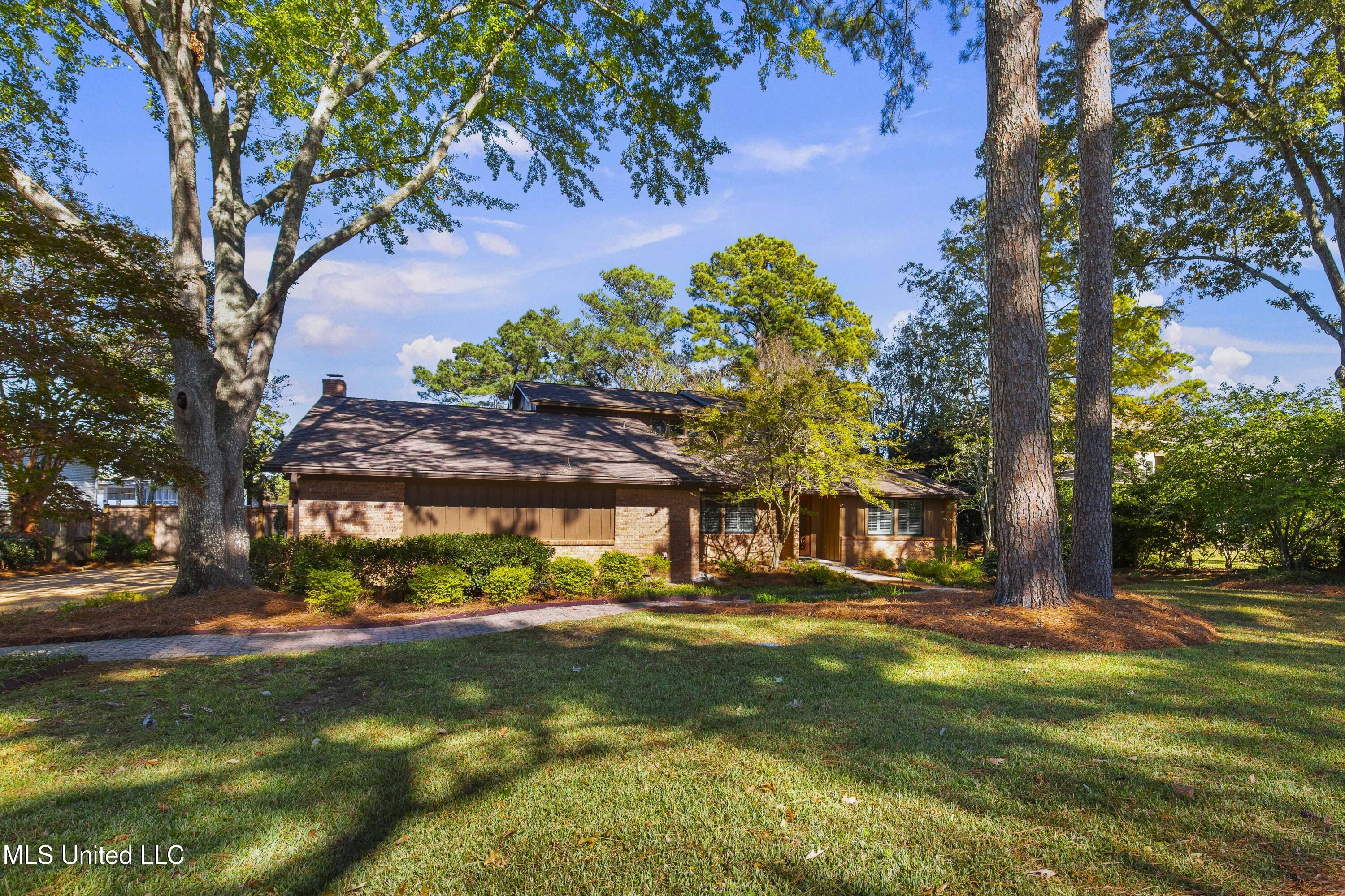 Image 1: 207 Audubon-3