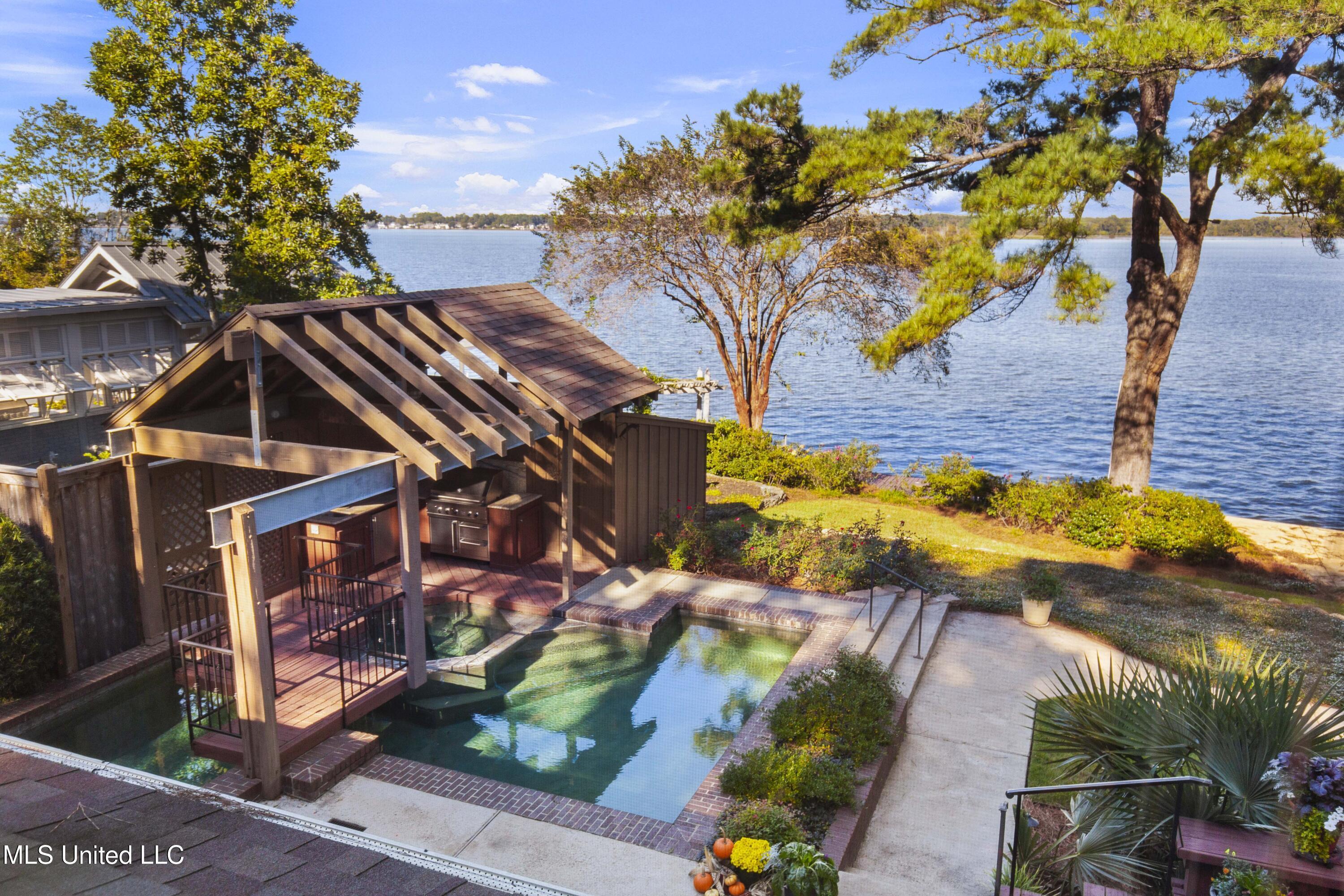 Image 3: 207 Audubon-52