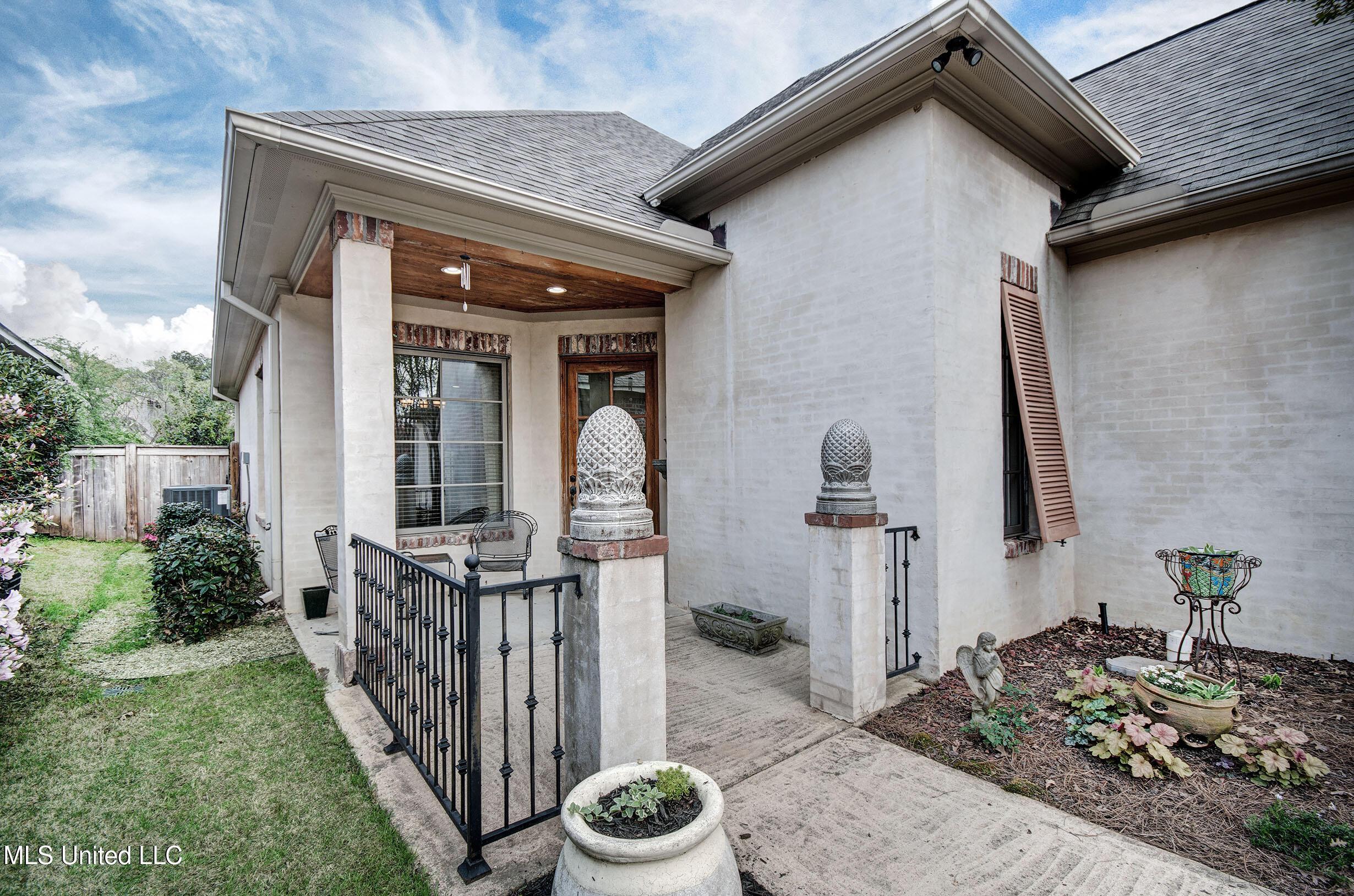 Image 1: IMGP3497_8_9