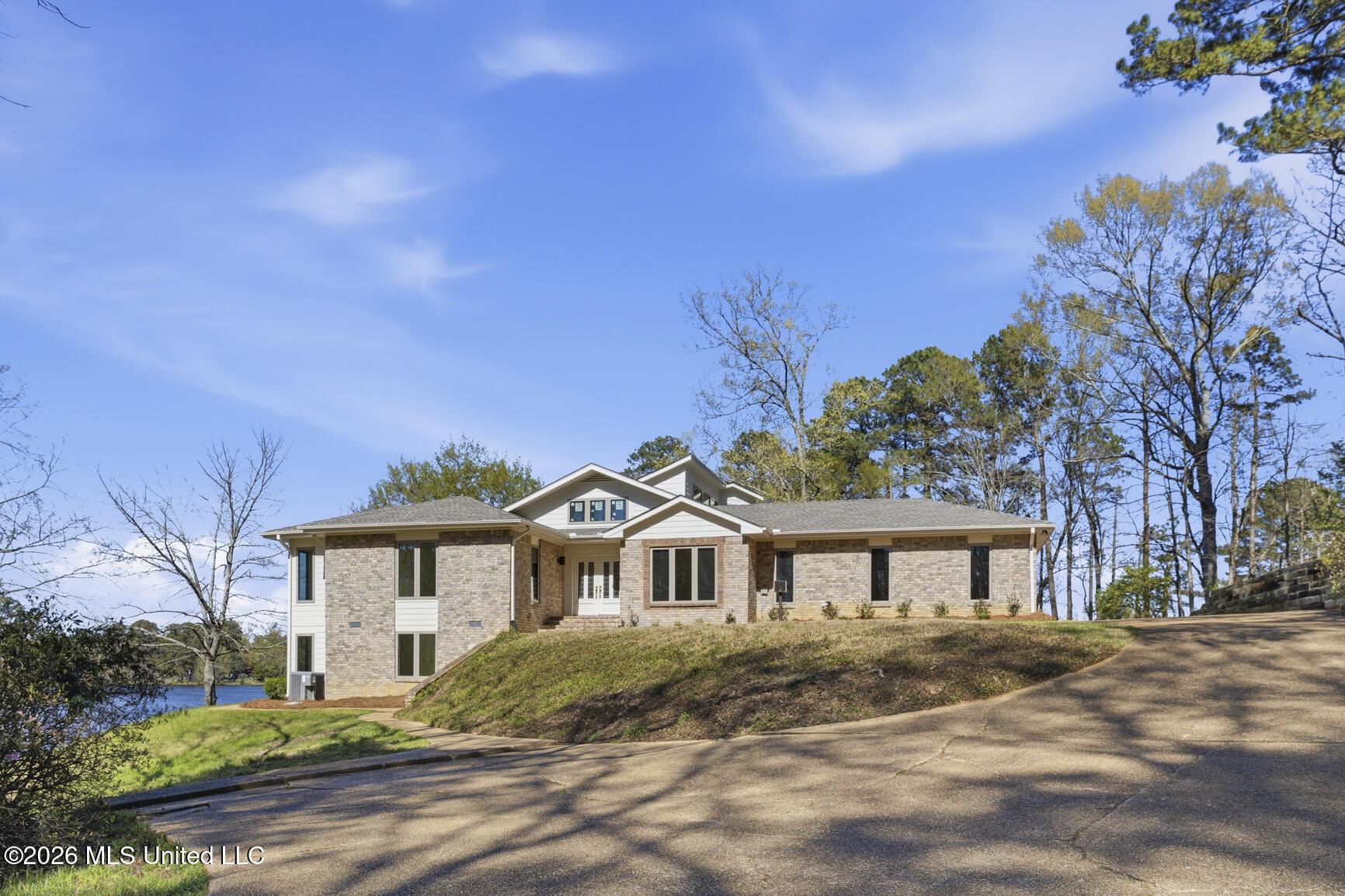 Image 1: 545 Pawnee Way-1