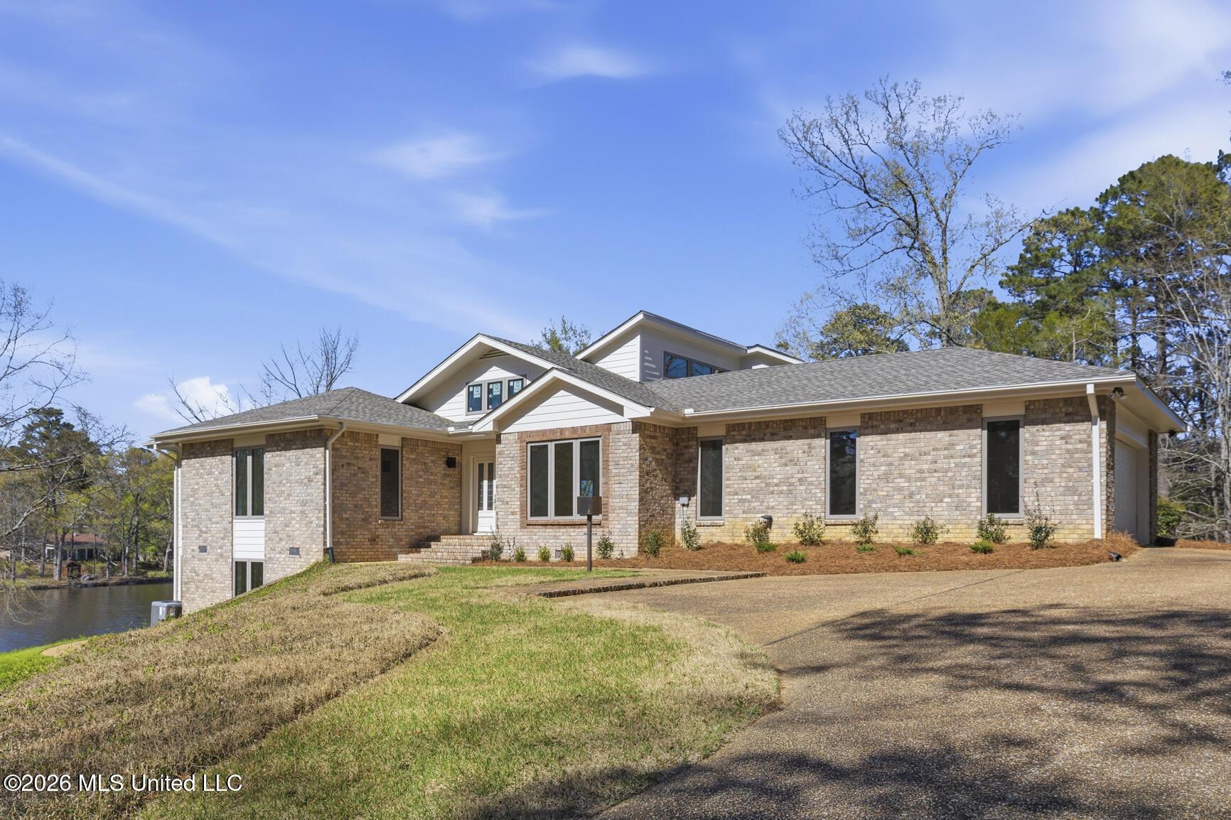 Image 4: 545 Pawnee Way-2