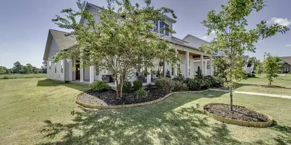 Image 2: 1002 Crept Myrtle--6