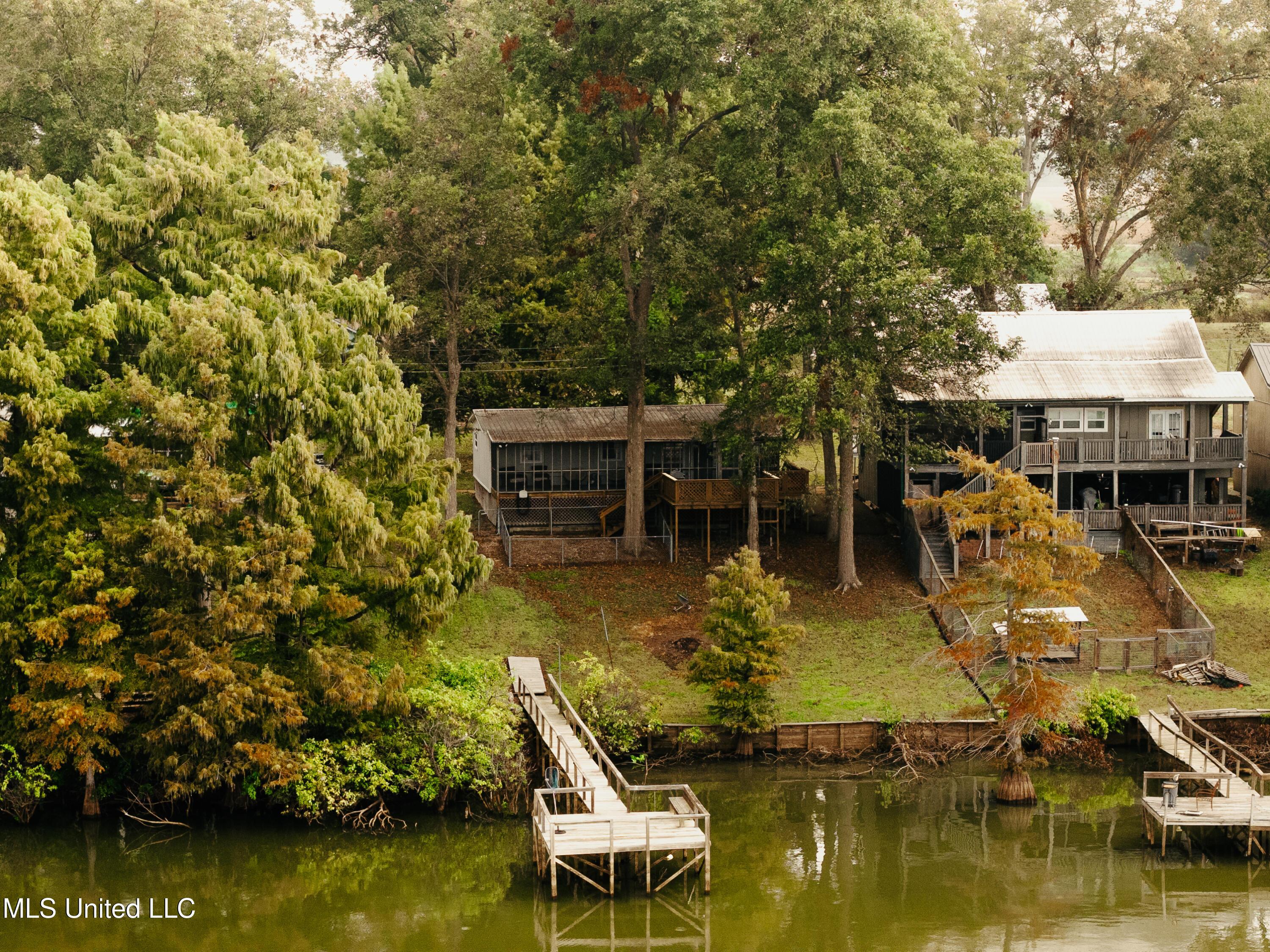 Image 3: DJI_20251021204633_0012_D-2