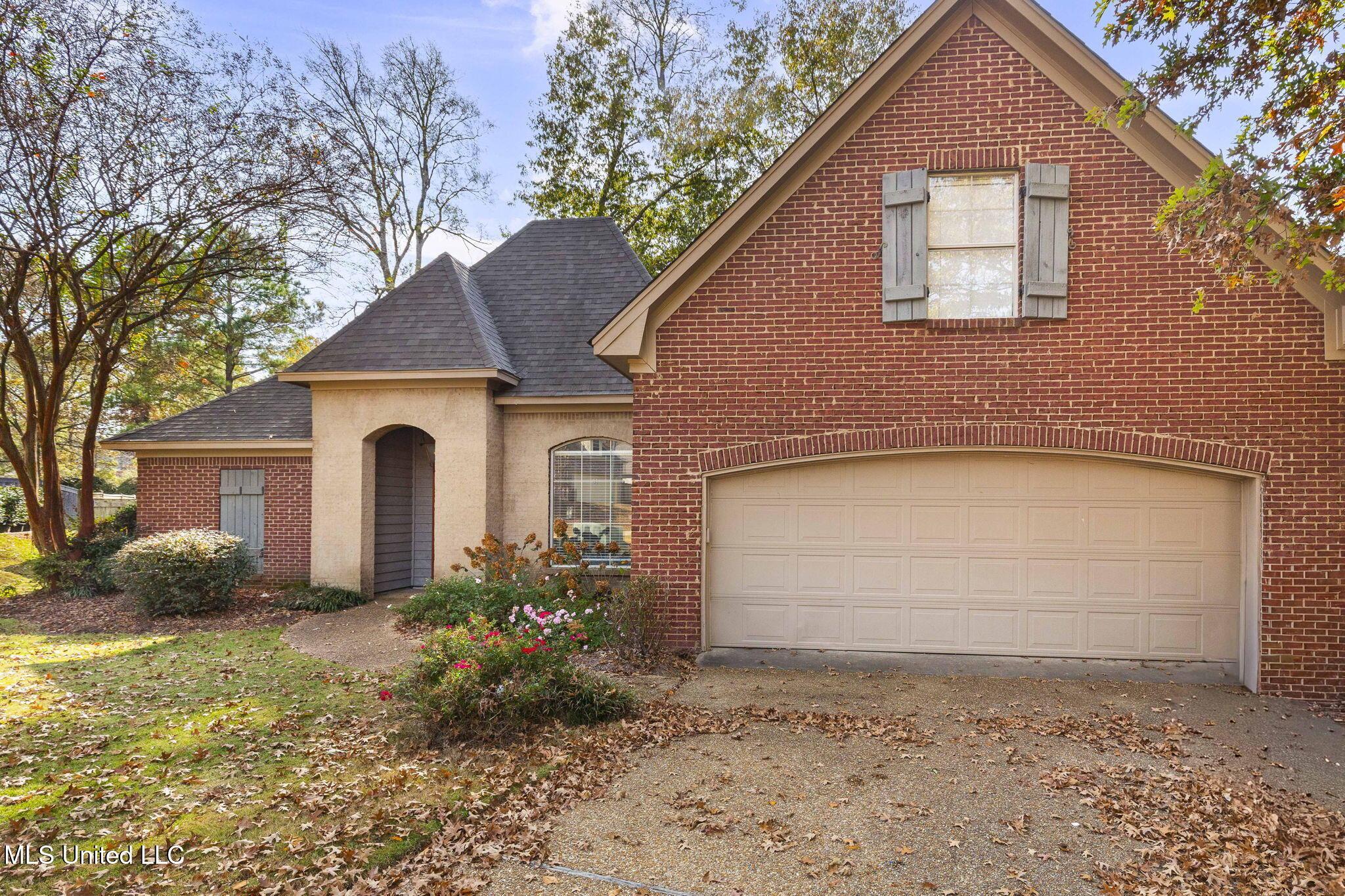 Image 2: 2-web-or-mls-100 Savoy Park-2