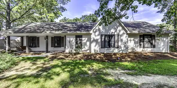 Image 3: 103 Falcon Ct--9