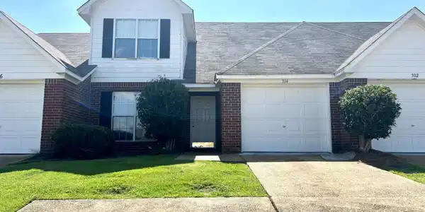 304 Woodlake Lane