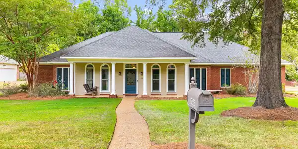 528 Cliffview Drive