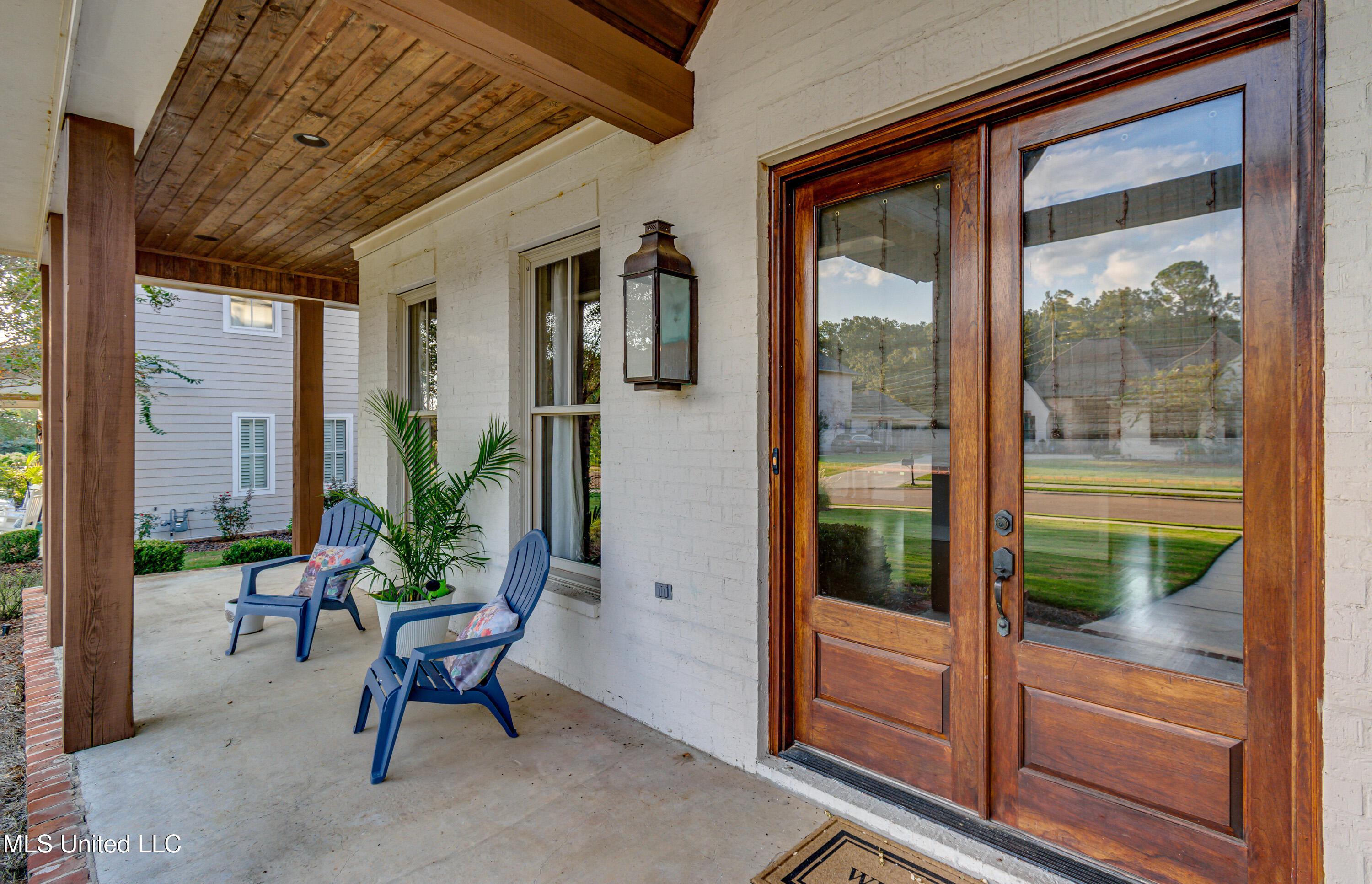 Image 4: 223 Arbor Trail-4