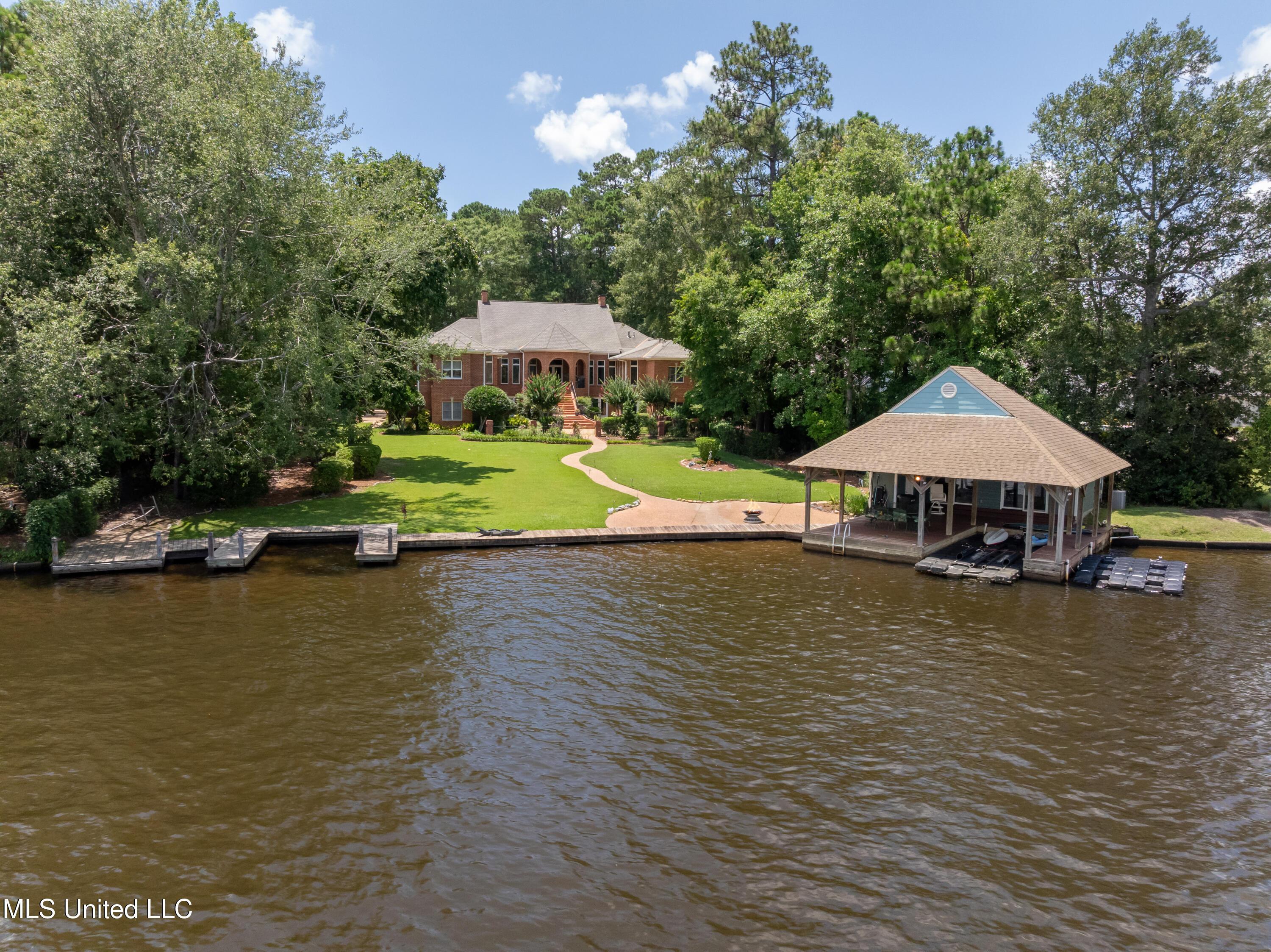 Image 2: 213_W_Canebrake_Blvd-89