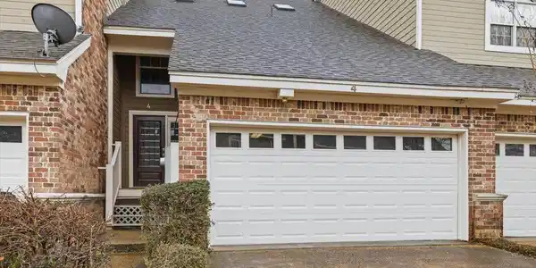 4 Bluff