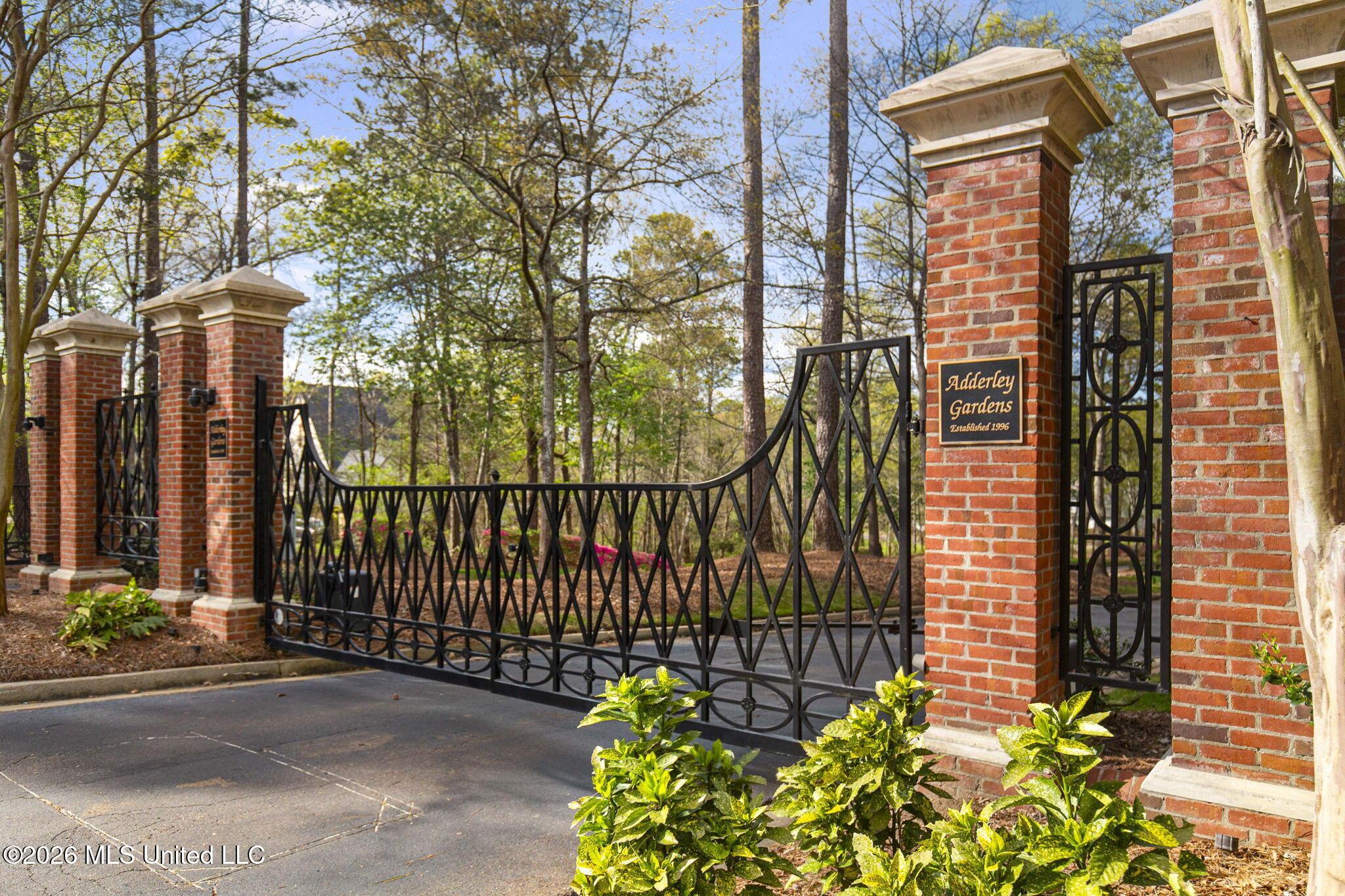 Image 2: 58-web-or-mls-124 Adderly-58