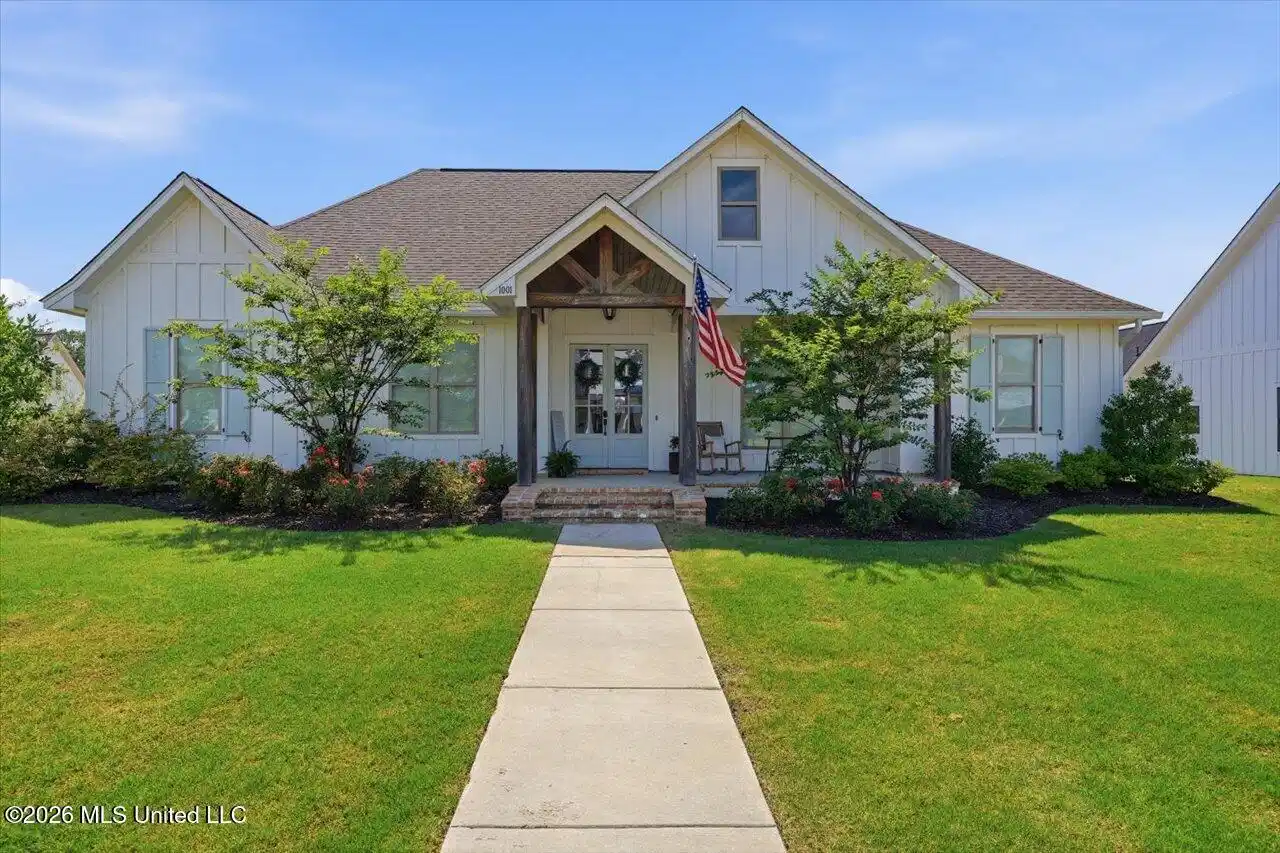 Image 1: 01-1001 Crepe Myrtle Dr _ Hometoursms.co