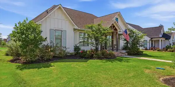 Image 3: 03-1001 Crepe Myrtle Dr _ Hometoursms.co