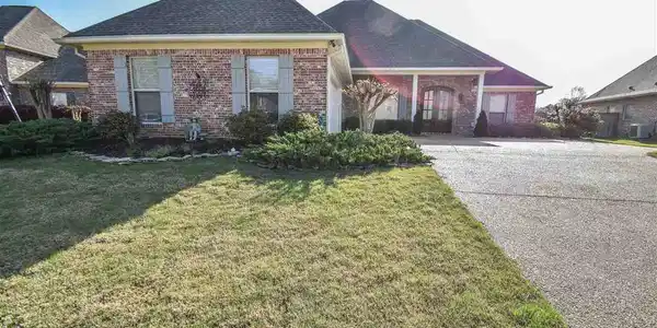 166 EASTSIDE DR