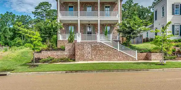 152 NORTH NATCHEZ DR
