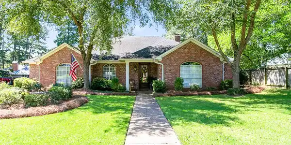 404 Pinecrest Court