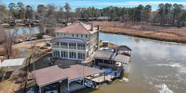 Image 2: 120 Lake Harbor 75