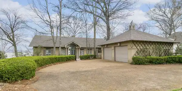 511 Roses Bluff Drive Drive