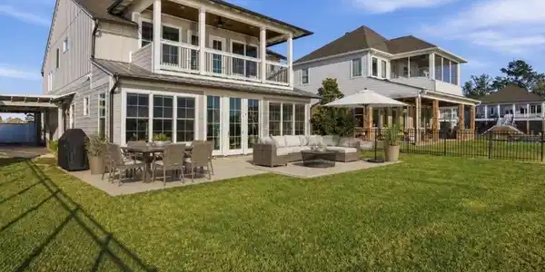 Image 4: Virtually Staged Patio