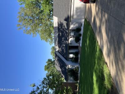 4850 Victoria Drive