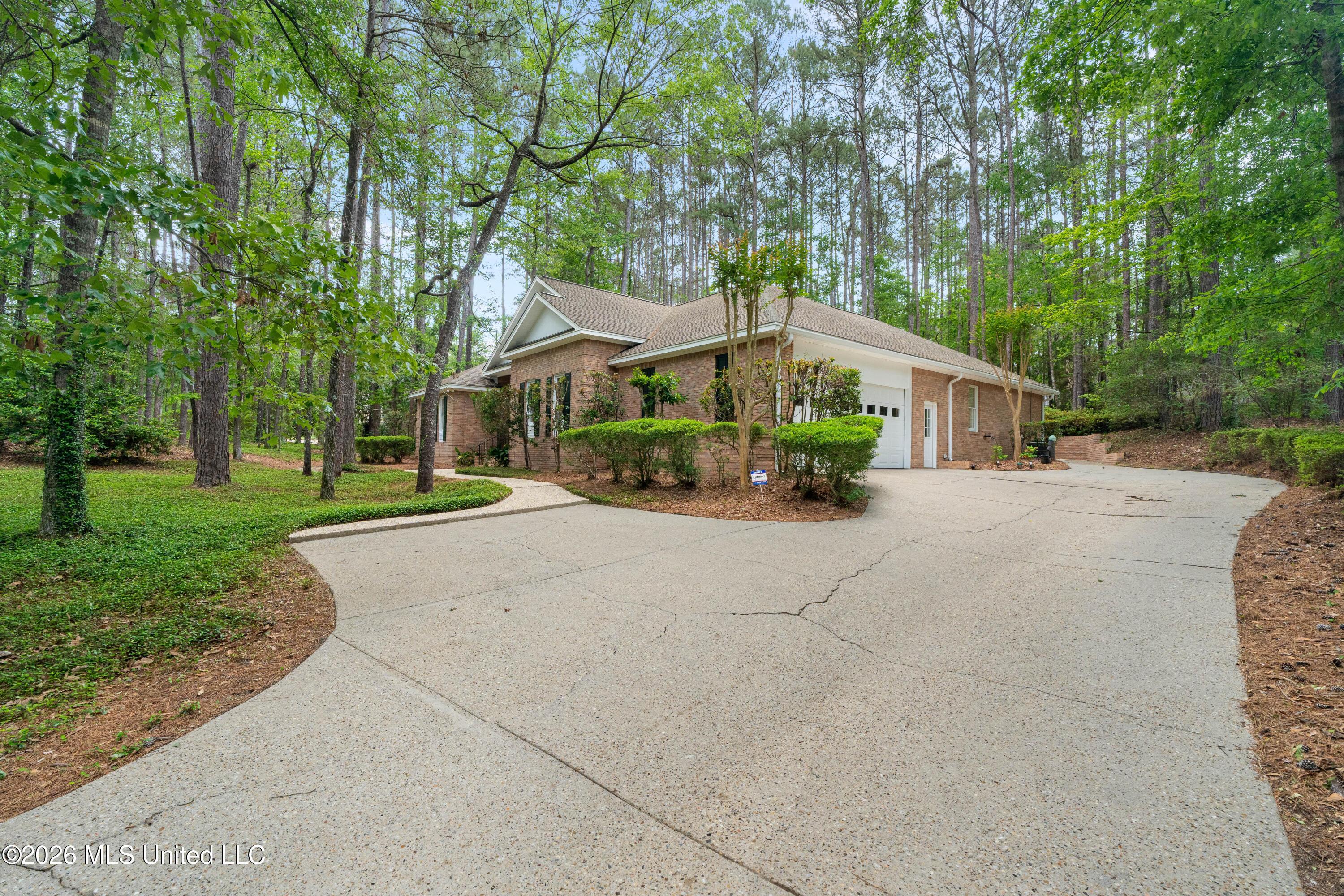 Image 2: 28_Canebrake_Boulevard-3
