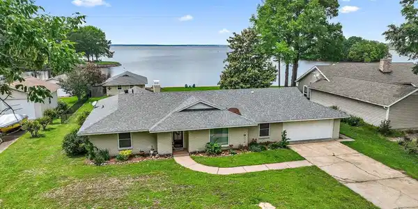 109 Swallow Drive
