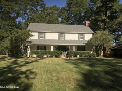 2102 Scenic Drive