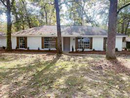 206 POPLAR DR