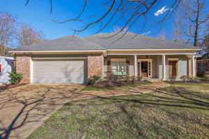 632 HAMPSHIRE DR