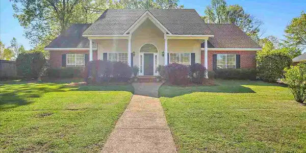 105 EASTSIDE DR