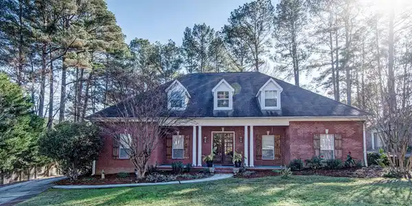 112 Bainbridge Lane