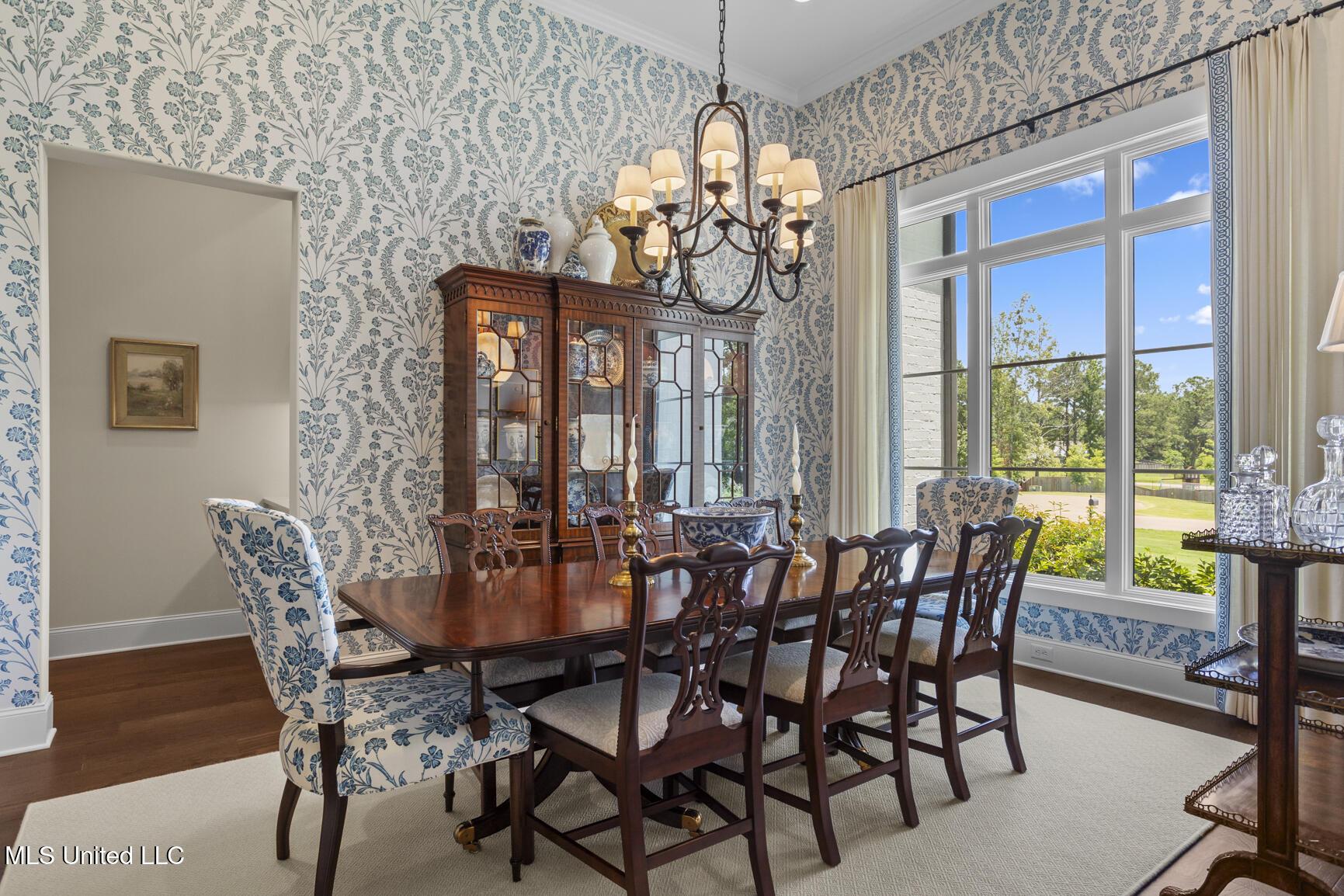 Image 4: 502 Cypress Cove-1