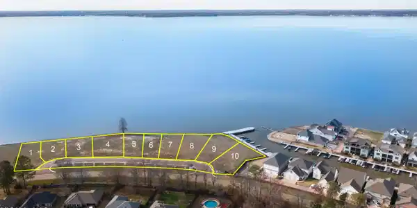 Image 2: Osprey Pointe-10b