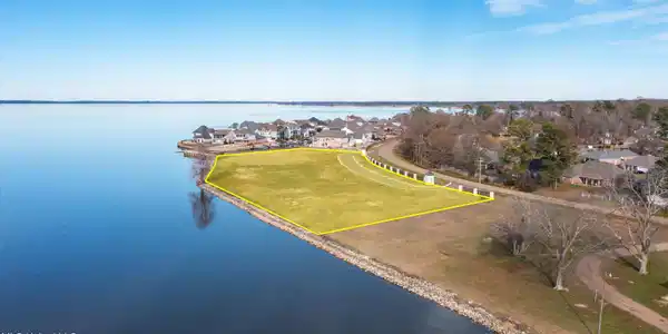 Image 3: Osprey Pointe-1a