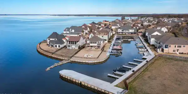 Image 4: Osprey Pointe-8