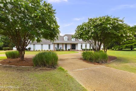 103 Cove Lane