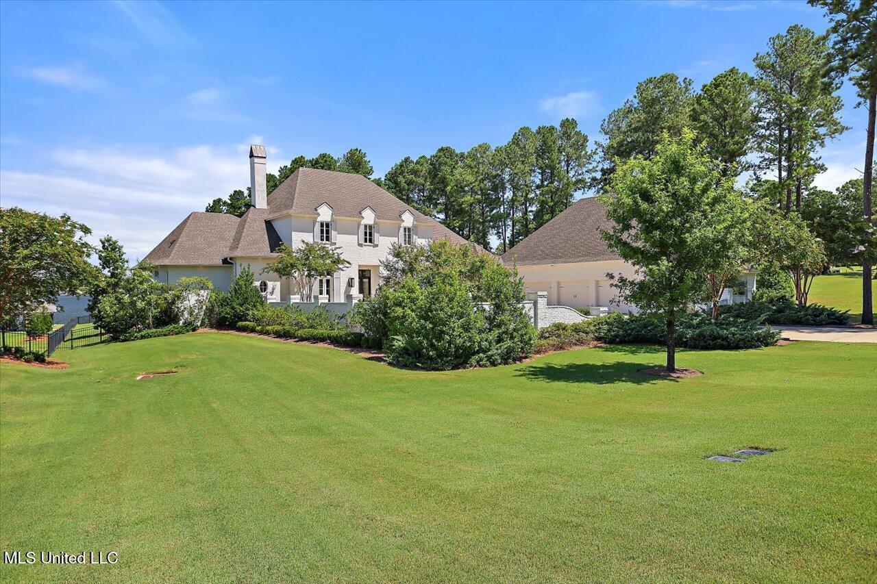 Image 3: 002-345 Lake Village Dr